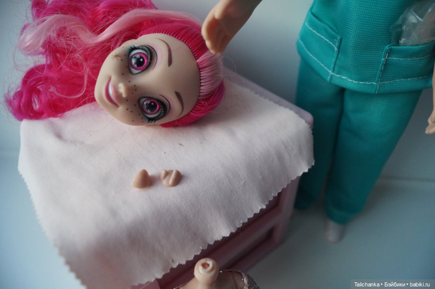 Четвёртая выписка ноября Срезана часть шеи - используем пластиковую бутылку Клеим перелом шейного крепления Перетяжка