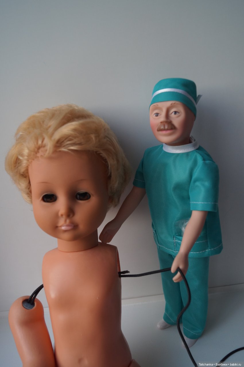 Четвёртая выписка ноября Срезана часть шеи - используем пластиковую бутылку Клеим перелом шейного крепления Перетяжка