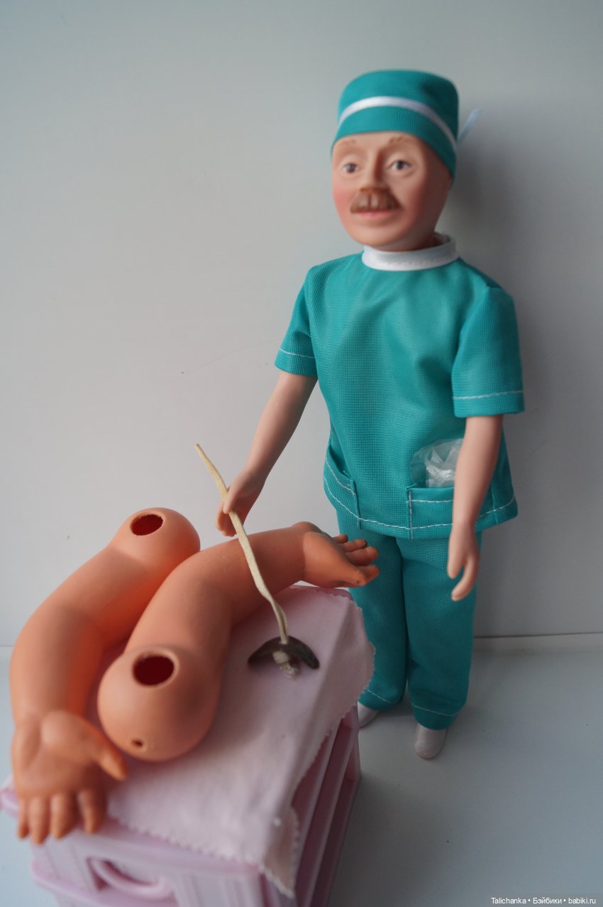 Четвёртая выписка ноября Срезана часть шеи - используем пластиковую бутылку Клеим перелом шейного крепления Перетяжка