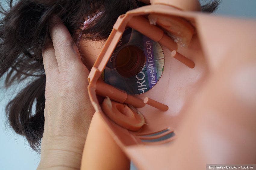 Четвёртая выписка ноября Срезана часть шеи - используем пластиковую бутылку Клеим перелом шейного крепления Перетяжка