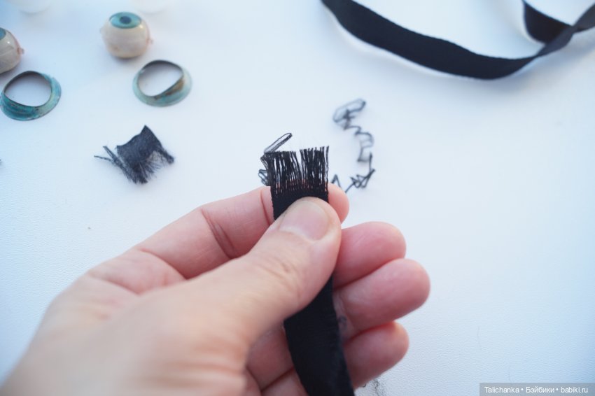 Четвёртая выписка ноября Срезана часть шеи - используем пластиковую бутылку Клеим перелом шейного крепления Перетяжка