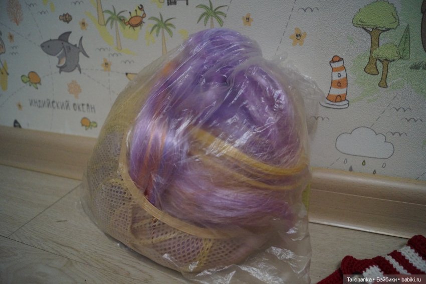 Много посылок открываем первую