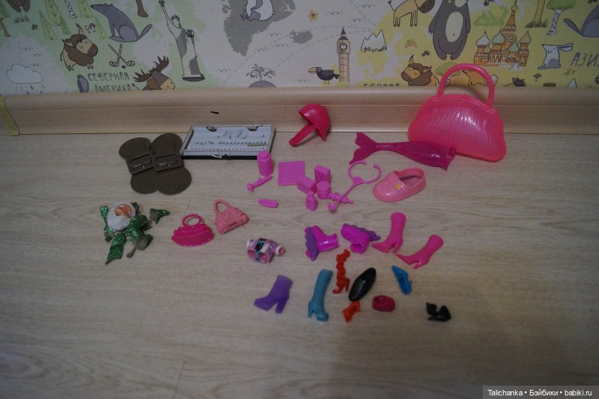 Много посылок открываем первую