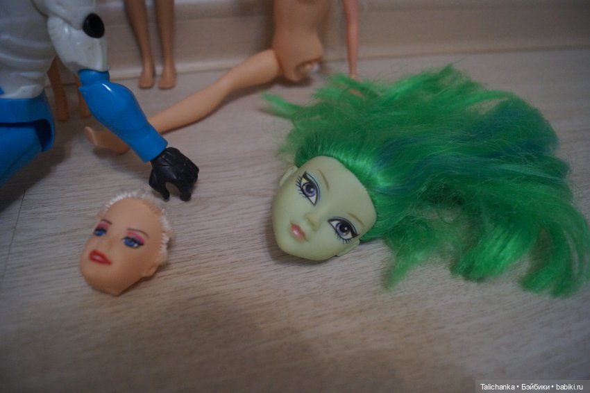 Много посылок открываем первую