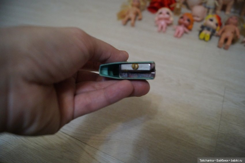 Много посылок открываем первую