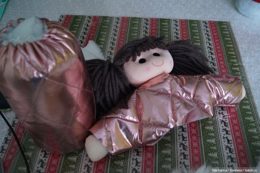 Четвёртая выписка декабря Голова деда Мороза и голова тряпичной куклы превратились в полноценных новогодних героев