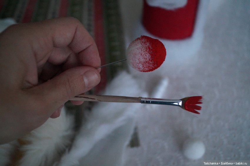 Четвёртая выписка декабря Голова деда Мороза и голова тряпичной куклы превратились в полноценных новогодних героев