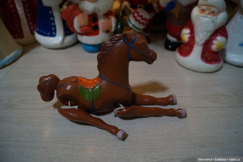 Четвёртая выписка декабря Голова деда Мороза и голова тряпичной куклы превратились в полноценных новогодних героев