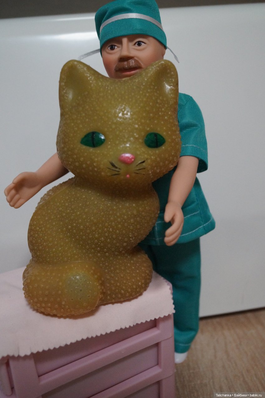 Четвёртая выписка декабря Голова деда Мороза и голова тряпичной куклы превратились в полноценных новогодних героев