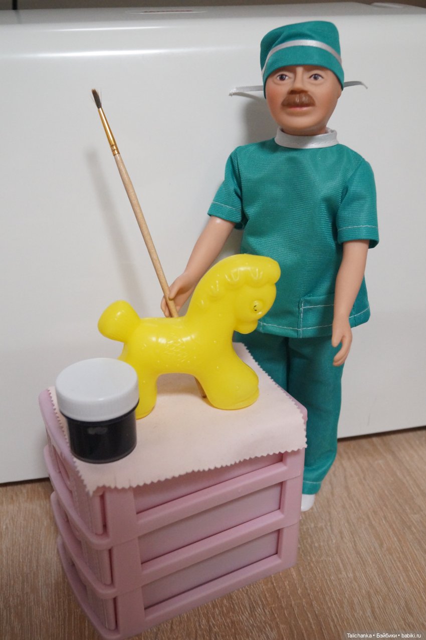 Четвёртая выписка декабря Голова деда Мороза и голова тряпичной куклы превратились в полноценных новогодних героев