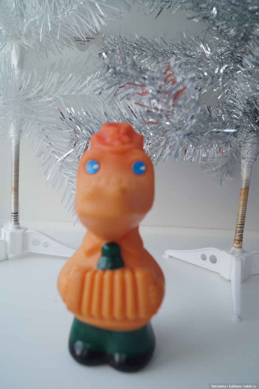 Четвёртая выписка декабря Голова деда Мороза и голова тряпичной куклы превратились в полноценных новогодних героев