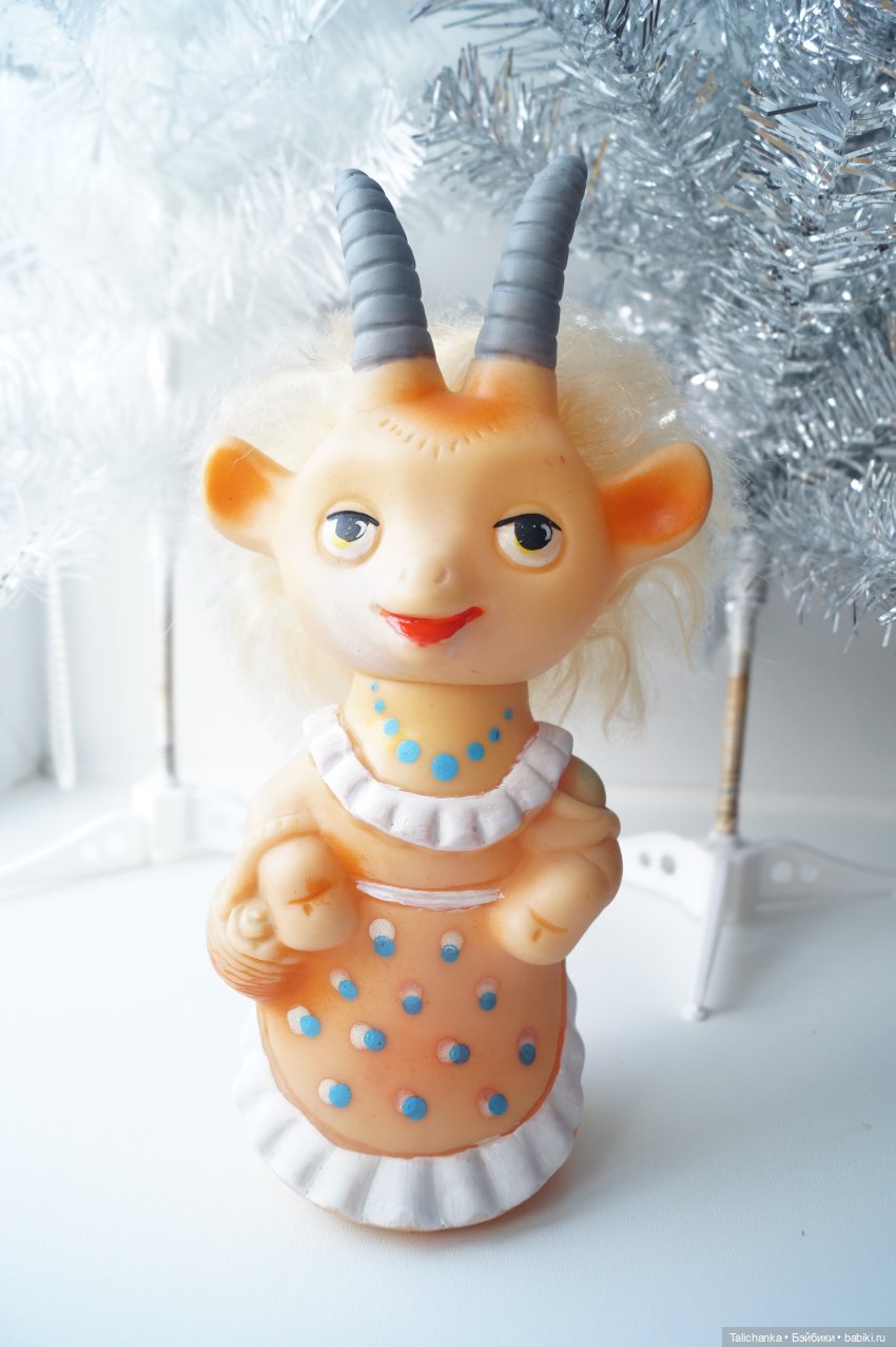 Четвёртая выписка декабря Голова деда Мороза и голова тряпичной куклы превратились в полноценных новогодних героев