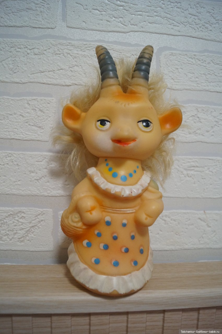 Четвёртая выписка декабря Голова деда Мороза и голова тряпичной куклы превратились в полноценных новогодних героев