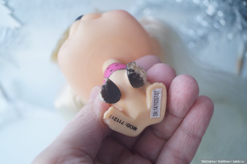 Вторая выписка января Паяем ножки Карлсона возвращаем собачке ножки Как заклеить резинового Кьюпи Девушка светильник светит