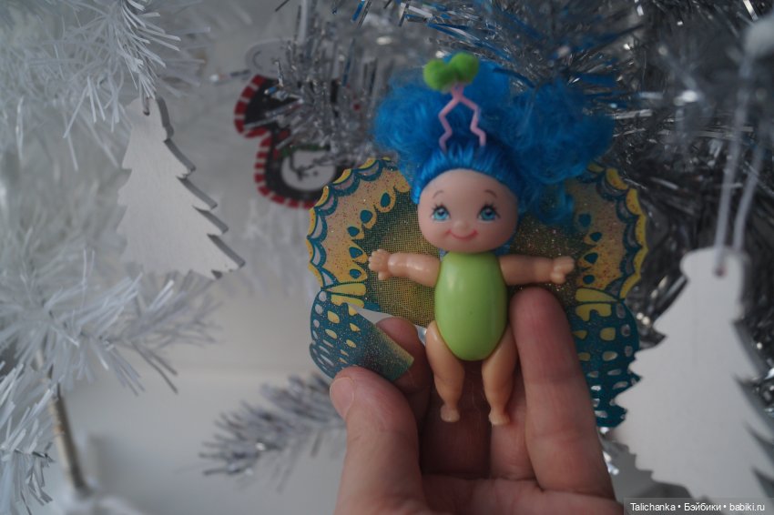 Вторая выписка января Паяем ножки Карлсона возвращаем собачке ножки Как заклеить резинового Кьюпи Девушка светильник светит