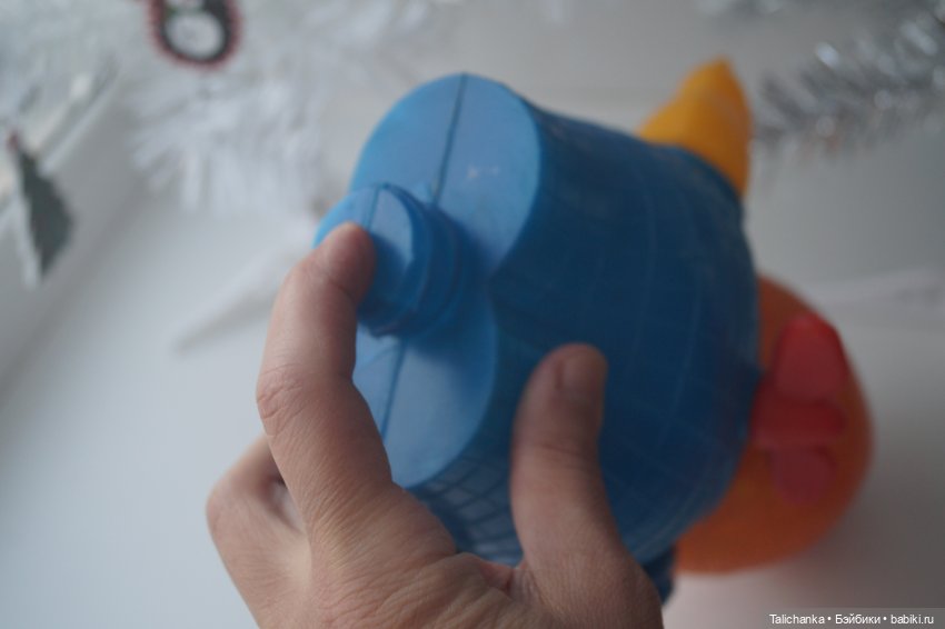 Вторая выписка января Паяем ножки Карлсона возвращаем собачке ножки Как заклеить резинового Кьюпи Девушка светильник светит