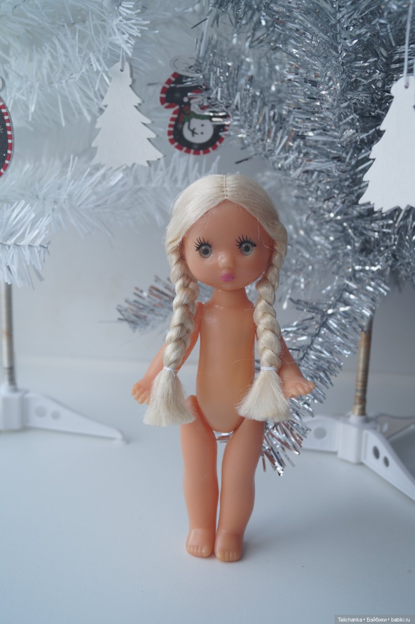 Вторая выписка января Паяем ножки Карлсона возвращаем собачке ножки Как заклеить резинового Кьюпи Девушка светильник светит