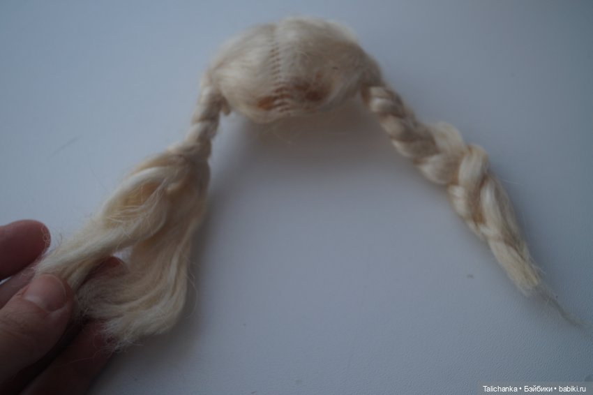 Вторая выписка января Паяем ножки Карлсона возвращаем собачке ножки Как заклеить резинового Кьюпи Девушка светильник светит