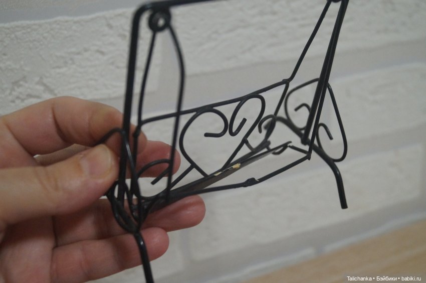 Вторая выписка января Паяем ножки Карлсона возвращаем собачке ножки Как заклеить резинового Кьюпи Девушка светильник светит