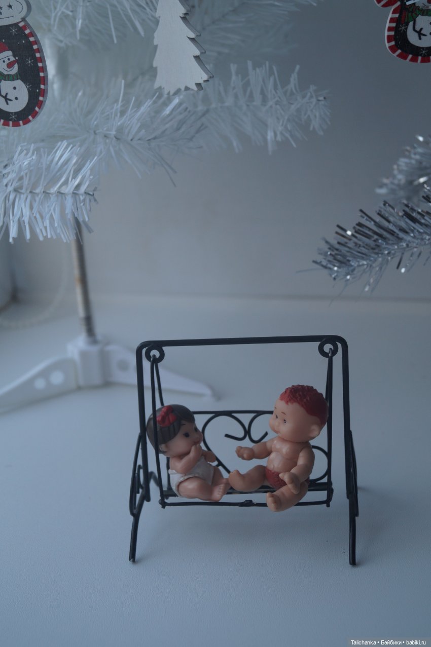 Вторая выписка января Паяем ножки Карлсона возвращаем собачке ножки Как заклеить резинового Кьюпи Девушка светильник светит