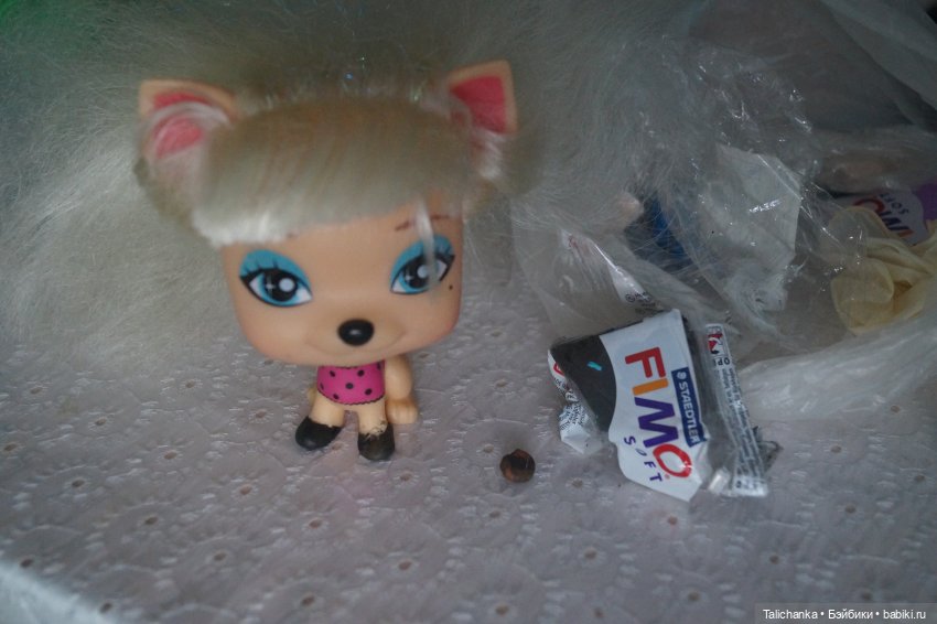 Вторая выписка января Паяем ножки Карлсона возвращаем собачке ножки Как заклеить резинового Кьюпи Девушка светильник светит