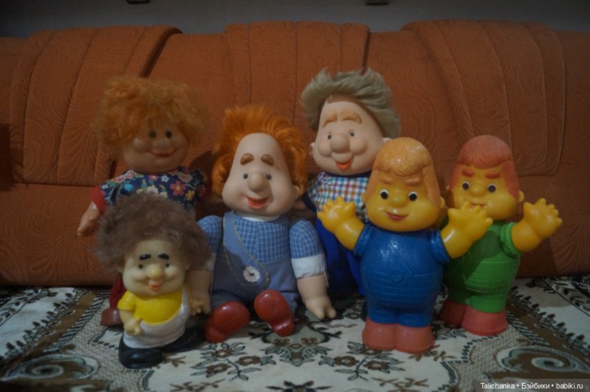 Вторая выписка января Паяем ножки Карлсона возвращаем собачке ножки Как заклеить резинового Кьюпи Девушка светильник светит