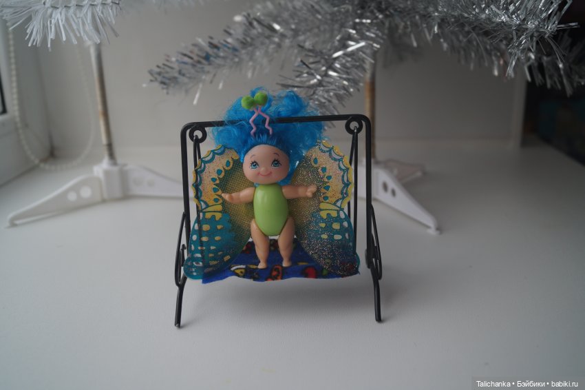 Вторая выписка января Паяем ножки Карлсона возвращаем собачке ножки Как заклеить резинового Кьюпи Девушка светильник светит