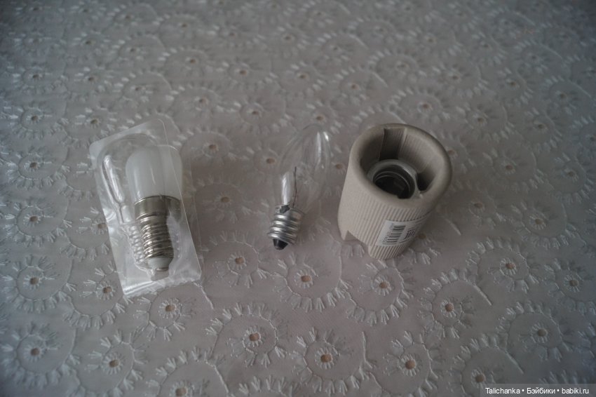 Вторая выписка января Паяем ножки Карлсона возвращаем собачке ножки Как заклеить резинового Кьюпи Девушка светильник светит