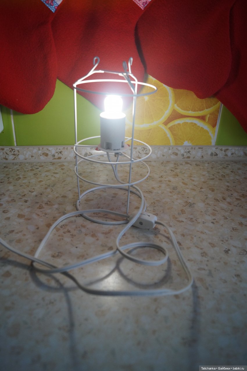 Вторая выписка января Паяем ножки Карлсона возвращаем собачке ножки Как заклеить резинового Кьюпи Девушка светильник светит