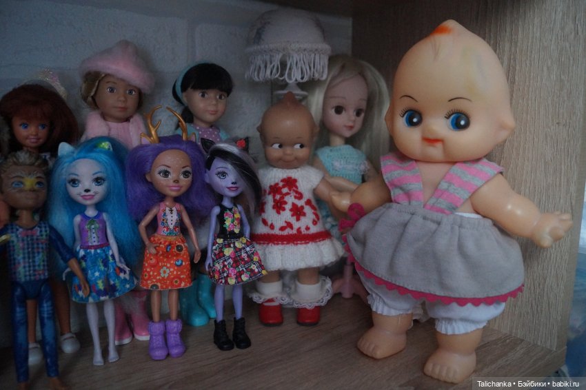 Вторая выписка января Паяем ножки Карлсона возвращаем собачке ножки Как заклеить резинового Кьюпи Девушка светильник светит