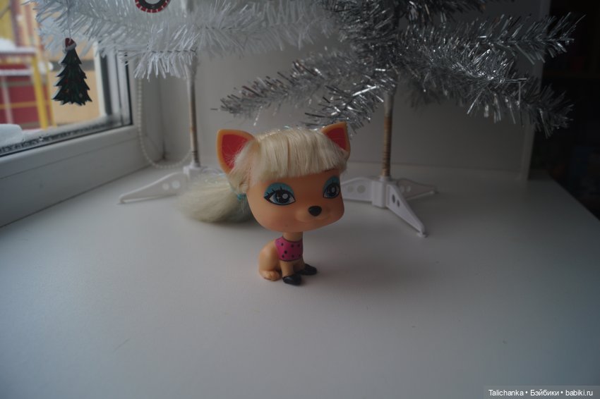 Вторая выписка января Паяем ножки Карлсона возвращаем собачке ножки Как заклеить резинового Кьюпи Девушка светильник светит