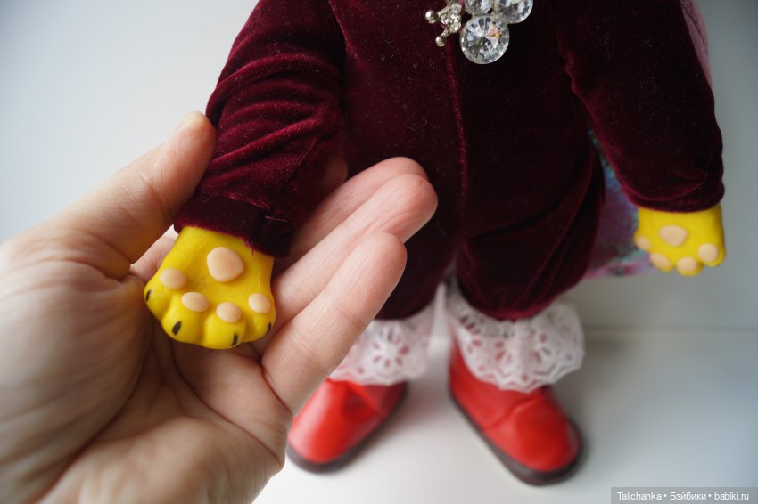 Вторая выписка апреля Выводим следы шариковой ручки Лепим лапки из пластики Кот в сапогах из одной головы Восстанавливаем