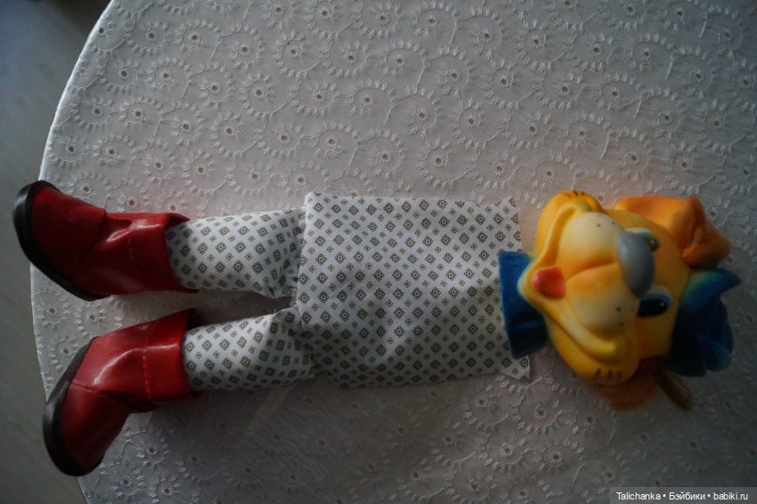 Вторая выписка апреля Выводим следы шариковой ручки Лепим лапки из пластики Кот в сапогах из одной головы Восстанавливаем