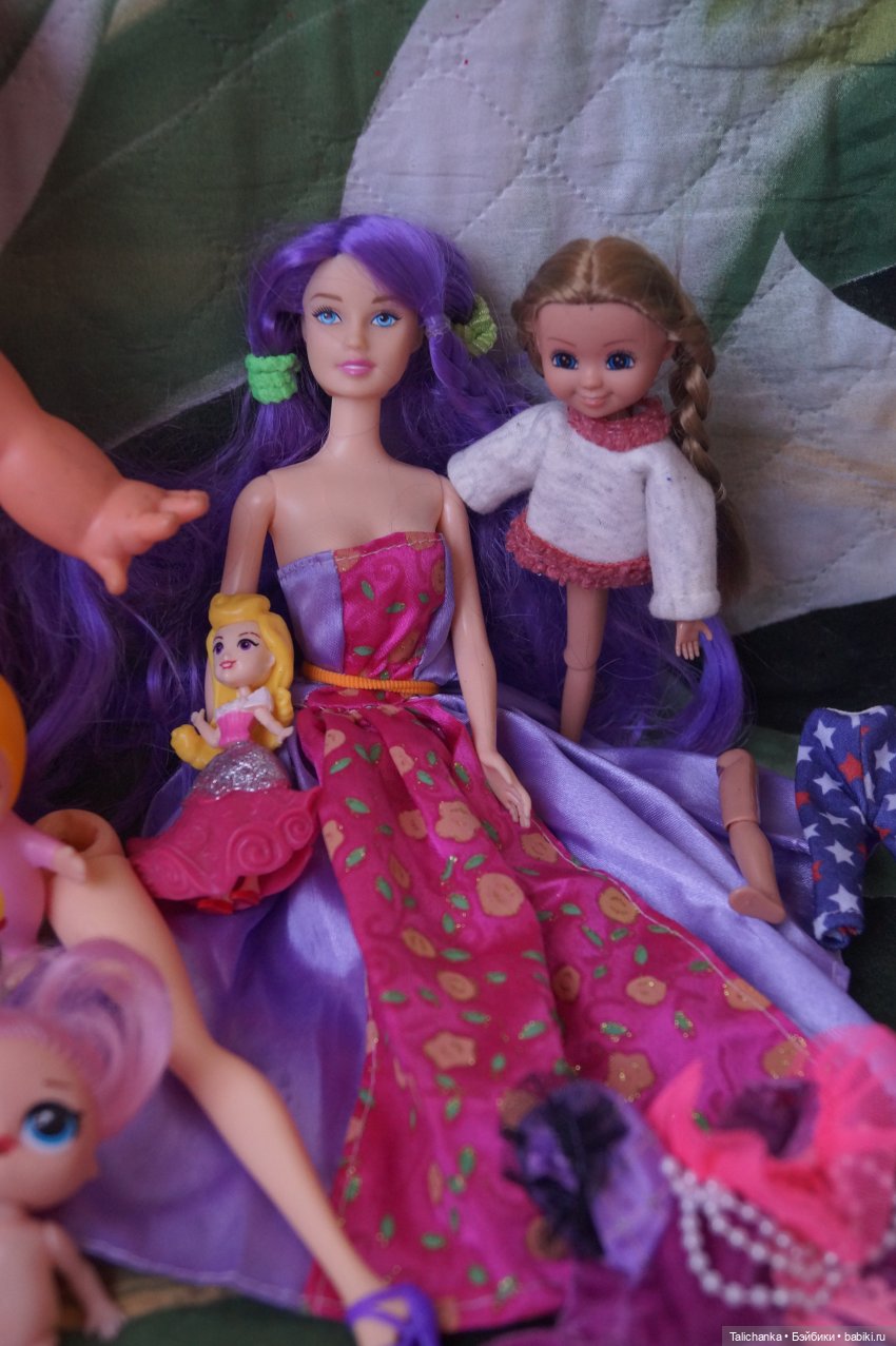 Распаковка большого пакета с куклами