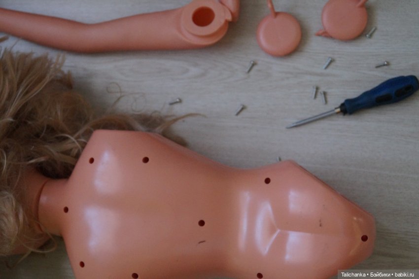 Третья выписка августа Лечим оторванные крепления рук и ног большой куклы Полная прошивка Ддунг Из двух разных посылочек