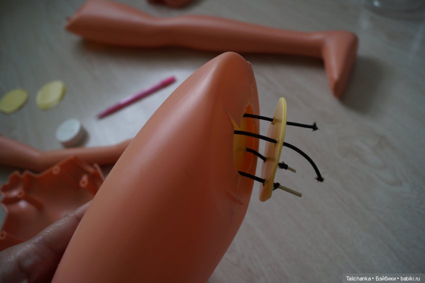 Третья выписка августа Лечим оторванные крепления рук и ног большой куклы Полная прошивка Ддунг Из двух разных посылочек