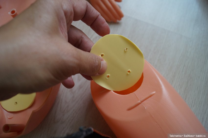 Третья выписка августа Лечим оторванные крепления рук и ног большой куклы Полная прошивка Ддунг Из двух разных посылочек