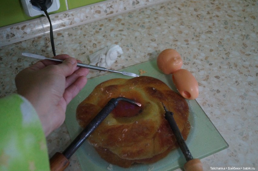 Вторая выписка сентября Паяем носик пупсику Восстанавливаем мейк Ремонт глазика Из разных посылок собралась куколка (фото 8)