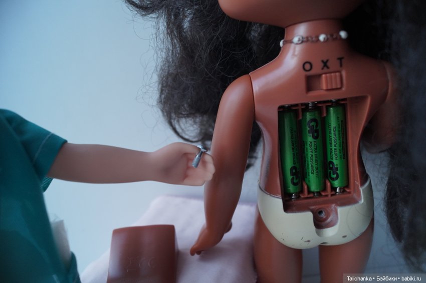 Четвёртая выписка ноября Ремонт сломанной ножки фарфорочки Большой ремонт ГДРчика: заклеиваем разрыв рта полный ремонт глаз: