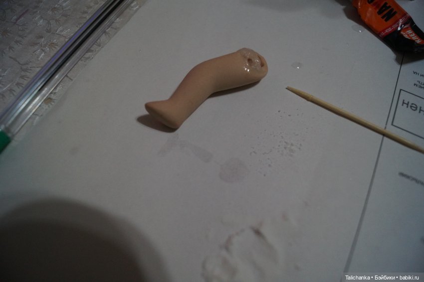 Четвёртая выписка ноября Ремонт сломанной ножки фарфорочки Большой ремонт ГДРчика: заклеиваем разрыв рта полный ремонт глаз: