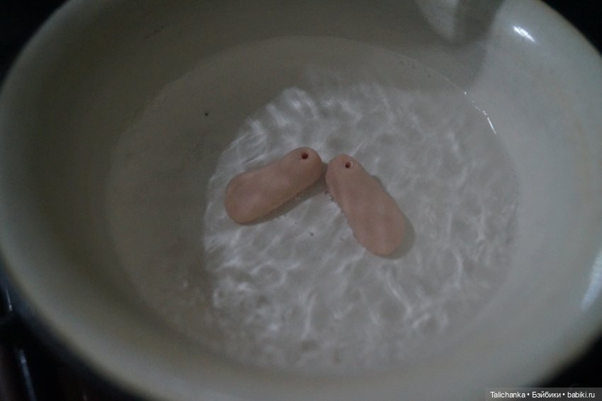 Первая выписка декабря Санта обрёл новые рукавицы Верблюду вернули былую яркую окраску Фарфорочке перетянули резинки Лепим