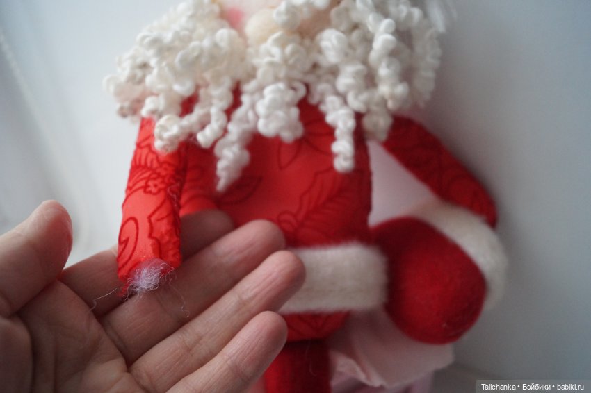 Первая выписка декабря Санта обрёл новые рукавицы Верблюду вернули былую яркую окраску Фарфорочке перетянули резинки Лепим