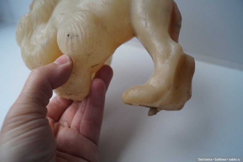 Первая выписка декабря Санта обрёл новые рукавицы Верблюду вернули былую яркую окраску Фарфорочке перетянули резинки Лепим