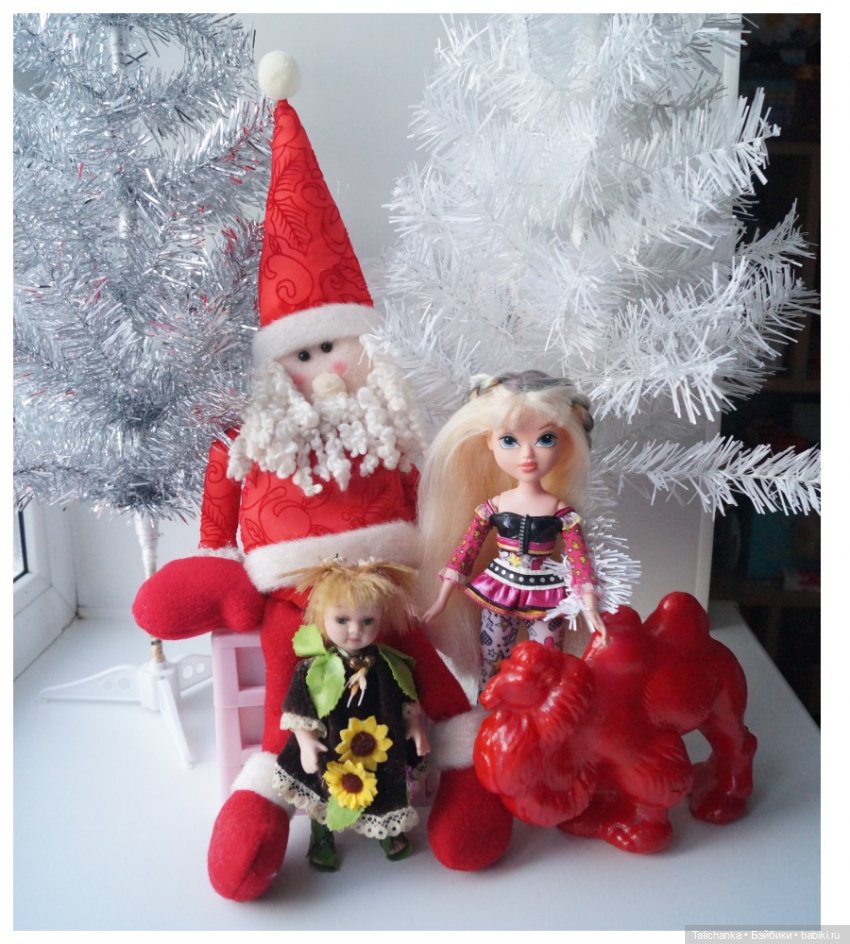 Первая выписка декабря Санта обрёл новые рукавицы Верблюду вернули былую яркую окраску Фарфорочке перетянули резинки Лепим