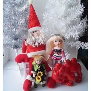 Первая выписка декабря Санта обрёл новые рукавицы Верблюду вернули былую яркую окраску Фарфорочке перетянули резинки Лепим сменные ножки Мокси