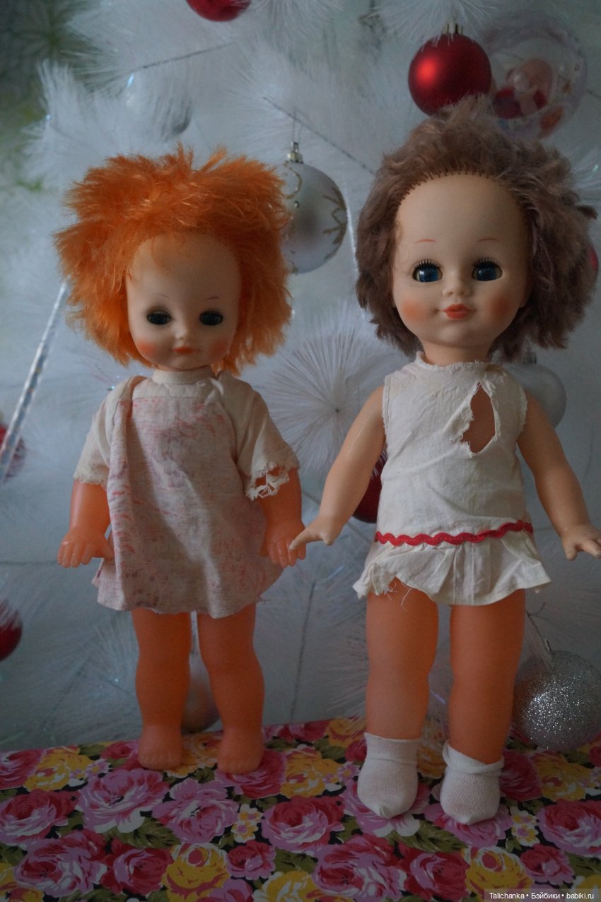 Четвёртая выписка января Паяю ножку ГДРчику и Алёше Ленигрушка Горьковским куколкам поправила волосы и сшила платьица