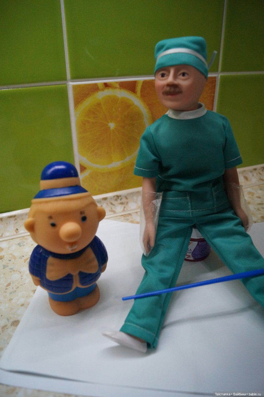 Четвёртая выписка января Паяю ножку ГДРчику и Алёше Ленигрушка Горьковским куколкам поправила волосы и сшила платьица