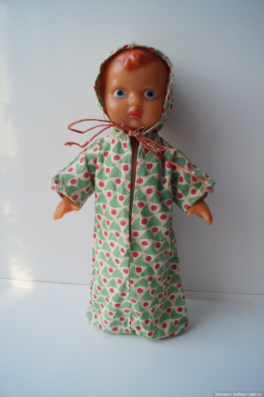 Четвёртая выписка января Паяю ножку ГДРчику и Алёше Ленигрушка Горьковским куколкам поправила волосы и сшила платьица