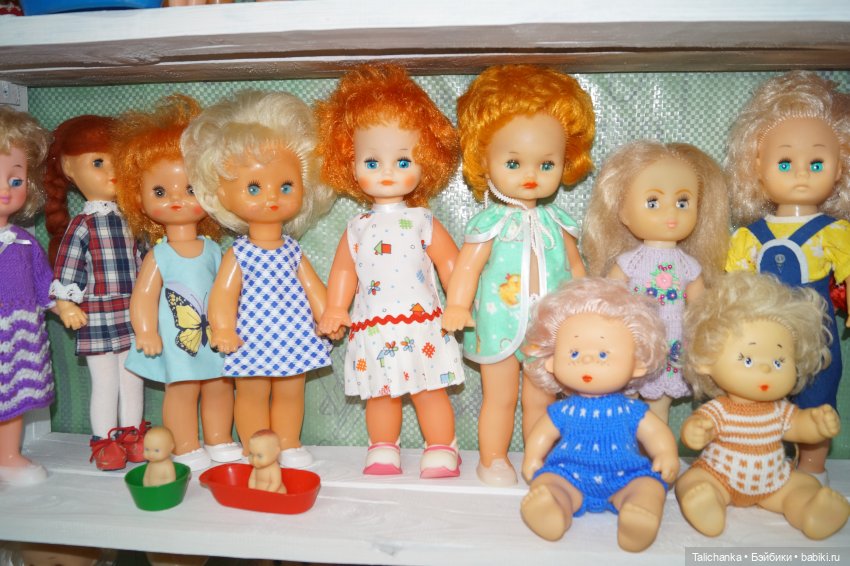 Четвёртая выписка января Паяю ножку ГДРчику и Алёше Ленигрушка Горьковским куколкам поправила волосы и сшила платьица