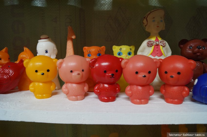 Четвёртая выписка января Паяю ножку ГДРчику и Алёше Ленигрушка Горьковским куколкам поправила волосы и сшила платьица